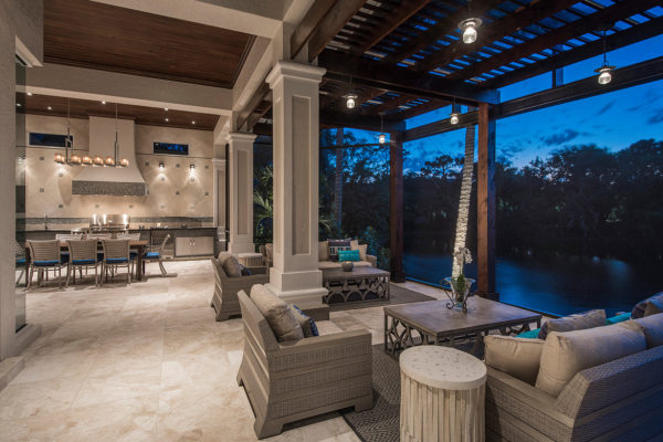 Outdoor Living to Dining