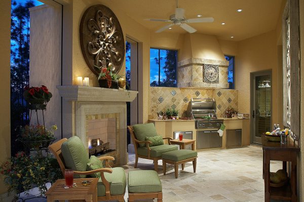 Lanai with Fireplace and Outdoor Kit