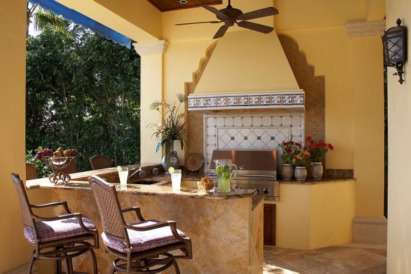 Outdoor Kitchen