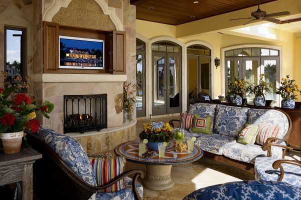 Lanai Seating with Fireplace