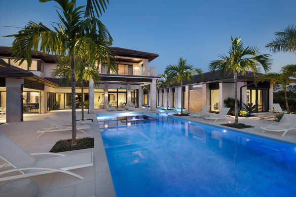 Pool & Outdoor Area