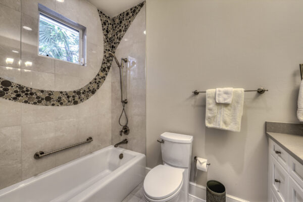 Bath2 26470 Rookery Lake Dr-19